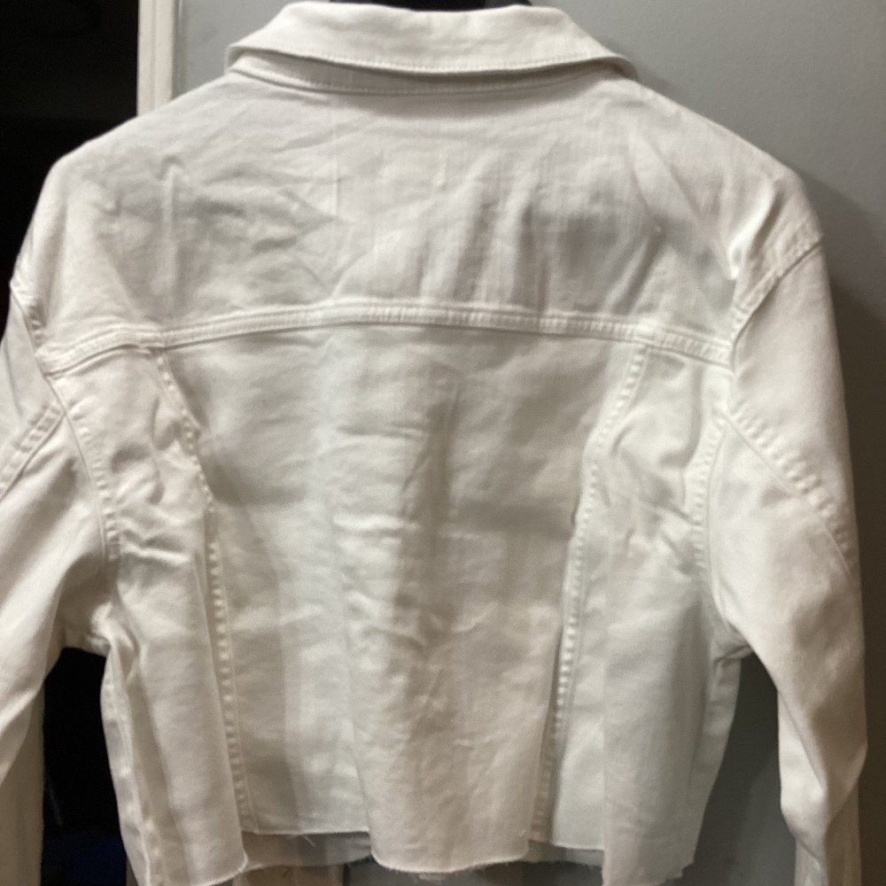 a.n.a Midweight Cropped Jacket           Color: White         Size: medium